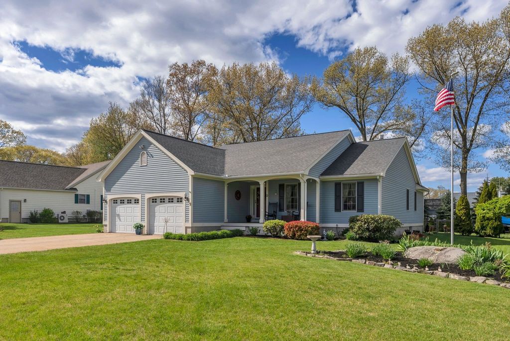 9 Marshview Circle, Seabrook, NH 03874