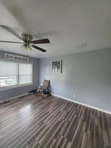 505 Apache Dr, Hopkinsville, KY 42240