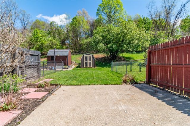 1087 Cranston Dr, City Of Greensburg, PA 15601
