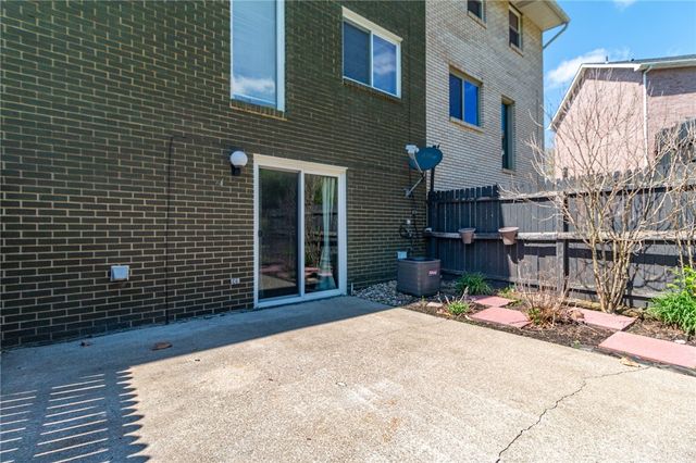 1087 Cranston Dr, City Of Greensburg, PA 15601