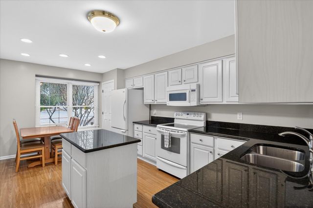 39828 Village Run Drive, Northville, MI 48168