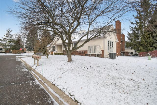 39828 Village Run Drive, Northville, MI 48168