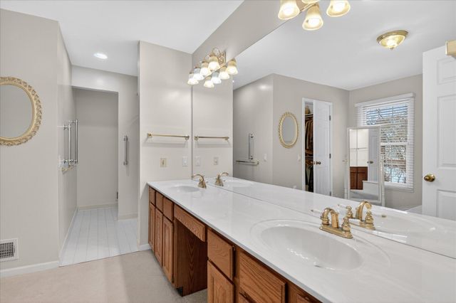 39828 Village Run Drive, Northville, MI 48168