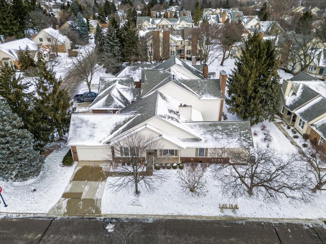 39828 Village Run Drive, Northville, MI 48168