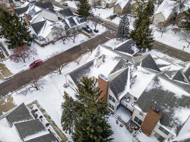 39828 Village Run Drive, Northville, MI 48168