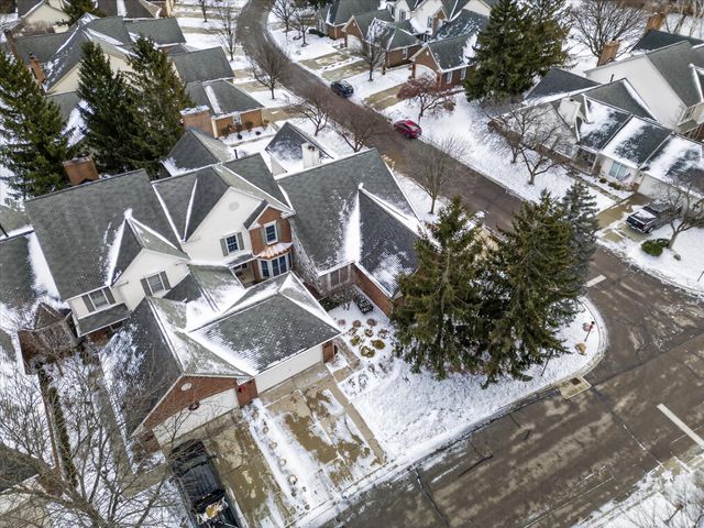 39828 Village Run Drive, Northville, MI 48168