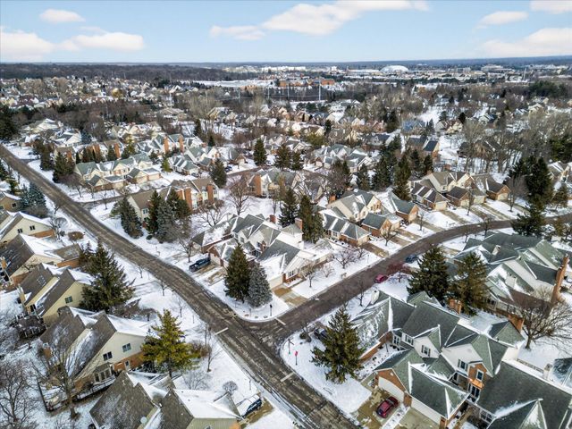 39828 Village Run Drive, Northville, MI 48168