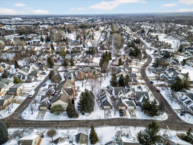 39828 Village Run Drive, Northville, MI 48168