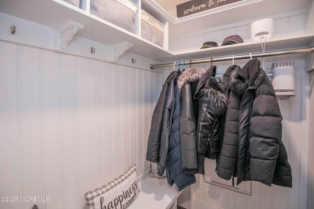 20 Kronenberg Street, Tinton Falls, NJ 07724