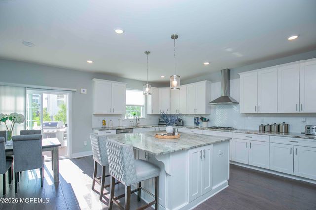 20 Kronenberg Street, Tinton Falls, NJ 07724