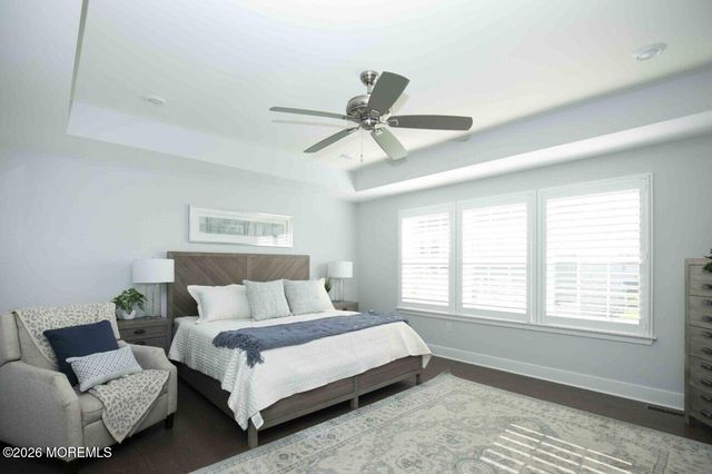 20 Kronenberg Street, Tinton Falls, NJ 07724