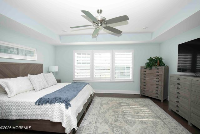 20 Kronenberg Street, Tinton Falls, NJ 07724