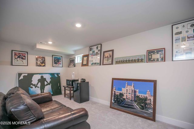20 Kronenberg Street, Tinton Falls, NJ 07724