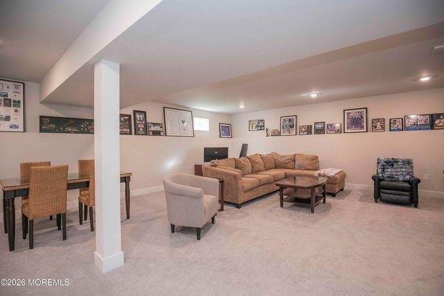 20 Kronenberg Street, Tinton Falls, NJ 07724
