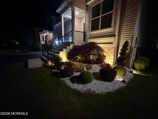 20 Kronenberg Street, Tinton Falls, NJ 07724