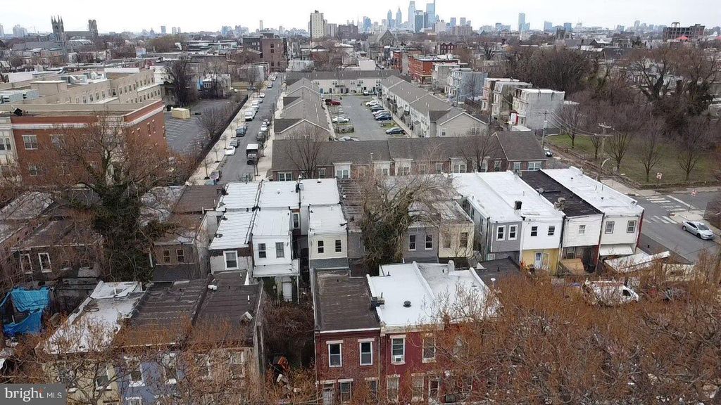 1030 W MONMOUTH ST, PHILADELPHIA, PA 19133 — photo 2