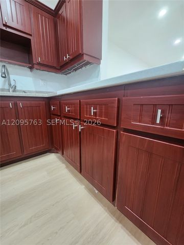 2061 NW 47th Ter 402, Lauderhill, FL 33313