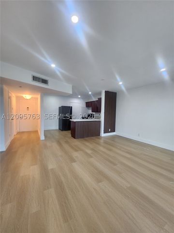 2061 NW 47th Ter 402, Lauderhill, FL 33313