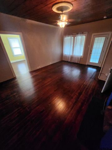 202 W Pine, Palestine, TX 75801