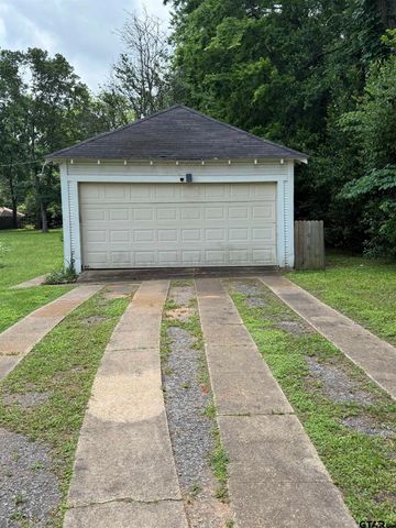 202 W Pine, Palestine, TX 75801