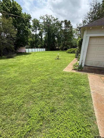 202 W Pine, Palestine, TX 75801
