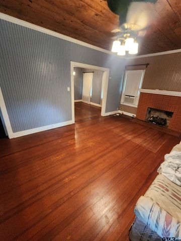 202 W Pine, Palestine, TX 75801