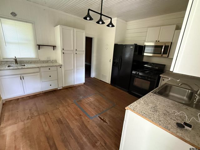 202 W Pine, Palestine, TX 75801