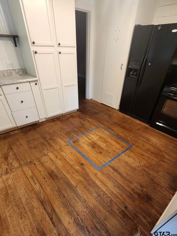 202 W Pine, Palestine, TX 75801