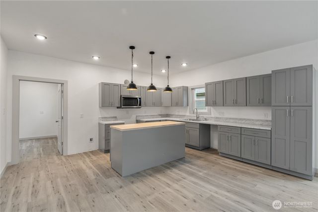 2420 Aberdeen Avenue, Hoquiam, WA 98550