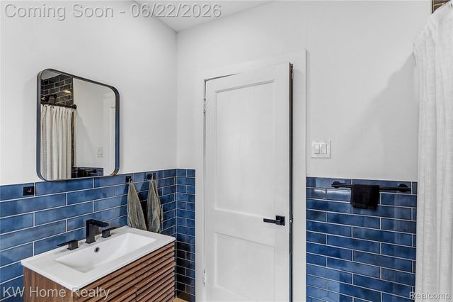 15330 Lindsay Street, Detroit, MI 48227