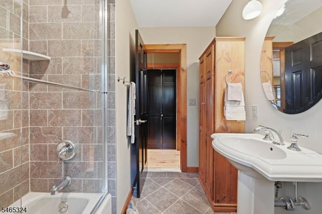 63 Manito Ave, Oakland Boro, NJ 07436