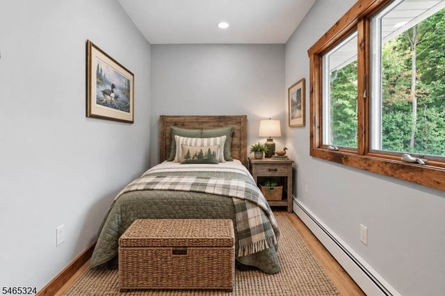 63 Manito Ave, Oakland Boro, NJ 07436