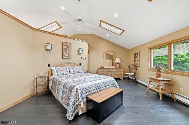 63 Manito Ave, Oakland Boro, NJ 07436
