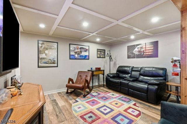 63 Manito Ave, Oakland Boro, NJ 07436