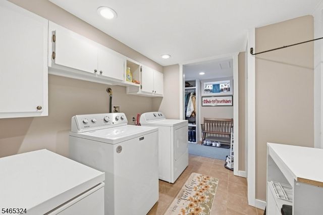 63 Manito Ave, Oakland Boro, NJ 07436