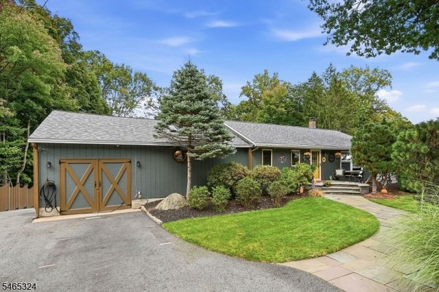 63 Manito Ave, Oakland Boro, NJ 07436
