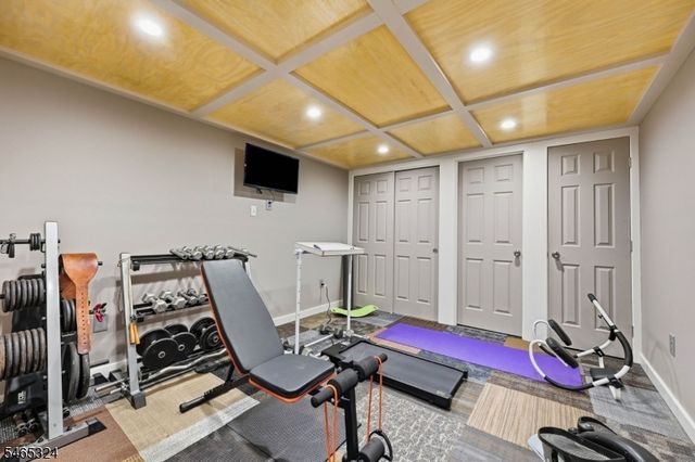 63 Manito Ave, Oakland Boro, NJ 07436