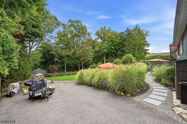 63 Manito Ave, Oakland Boro, NJ 07436