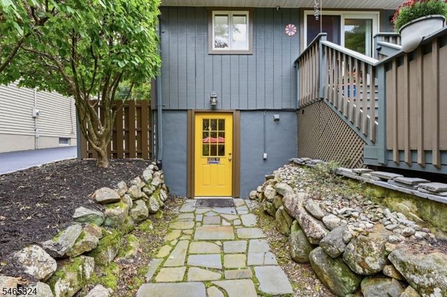 63 Manito Ave, Oakland Boro, NJ 07436