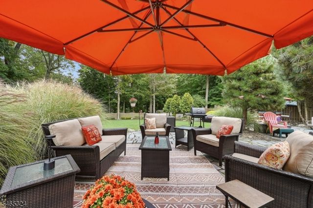 63 Manito Ave, Oakland Boro, NJ 07436