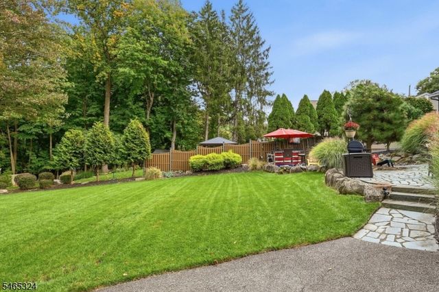 63 Manito Ave, Oakland Boro, NJ 07436