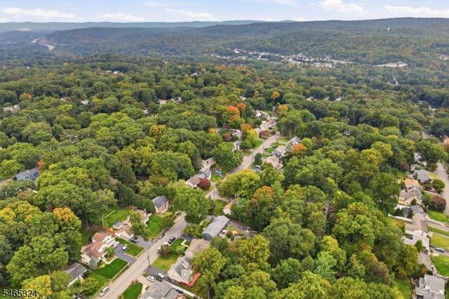 63 Manito Ave, Oakland Boro, NJ 07436