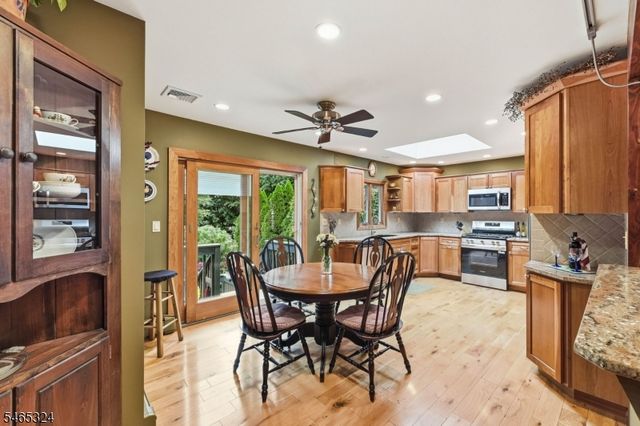 63 Manito Ave, Oakland Boro, NJ 07436