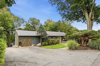 63 Manito Ave, Oakland Boro, NJ 07436