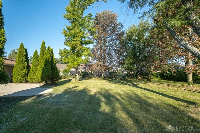 2886 Kemp Road, Beavercreek, OH 45431