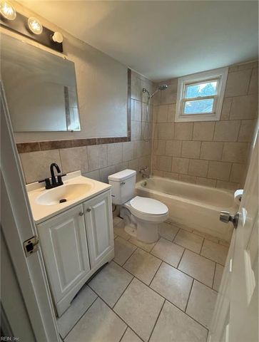 1404 Chapel St Apt 1, Norfolk, VA 23504