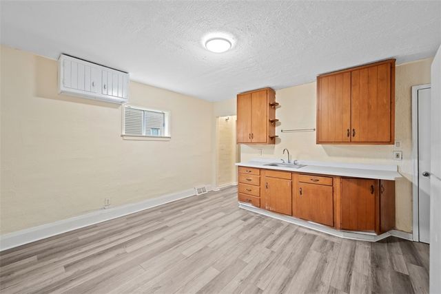 2921 Overhill St, South Park, PA 15129