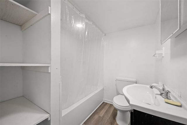 2921 Overhill St, South Park, PA 15129