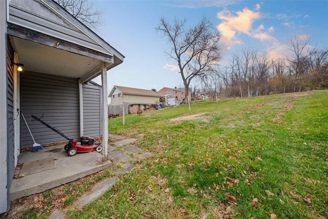 2921 Overhill St, South Park, PA 15129