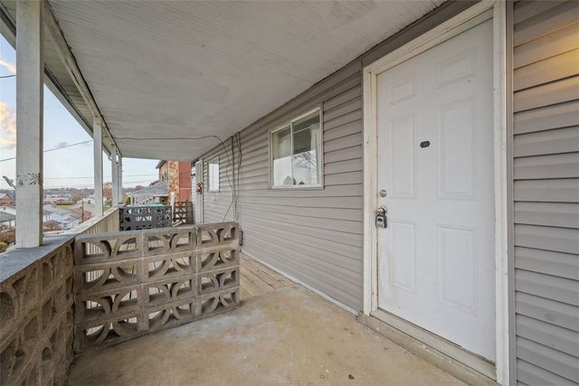 2921 Overhill St, South Park, PA 15129